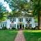 A Williamsburg White House Inn
