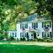 A Williamsburg White House Inn