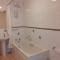 House - Sleeps 6 & paid off site parking available