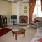 House - Sleeps 6 & paid off site parking available