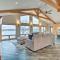 Luxe Lake Latoka Home with Dock, Hot Tub and Game Room - 亚历山德里亚