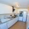 2 bedroom apartment - Sleeps 4 - Pool - Garden