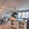 Lakefront Missouri Condo with Pool Access and Balcony - 卡姆登顿