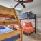 Lakefront Missouri Condo with Pool Access and Balcony - 卡姆登顿