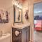Lakefront Missouri Condo with Pool Access and Balcony - 卡姆登顿