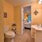 Lido Key Hideout with Patio and Yard and Walk to Beach! - ساراسوتا