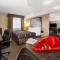 Super 8 by Wyndham Niagara Falls by the Falls