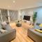 Large 5-Bed city centre townhouse with secure parking