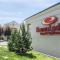 Econo Lodge Inn & Suites University - Calgary