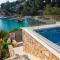 Beachfront Villa Grain of Salt with Pool