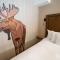 Moose Hotel and Suites