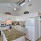 Galveston Beachfront House with Deck and Ocean Views! - 加尔维斯敦