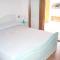 Modern 1bed apartmentsleep 4sea view only 700mt from sea