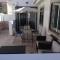 2 bedroom newly renovated bungalow close to bars & restaurants