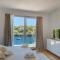 Villa Infinite - 5 Bedroom villa - Ultra modern - Stunning sea views Seafront Location - Sutivan