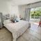 Princess Coco, Beachfront, Pool, Orient Bay, ultra fast Wifi