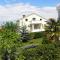 Apartments Njivice Bajcic