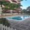 Rooms By the Pool
