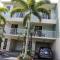 Beautiful New Luxury Townhome with Private Beach and Swimming Pools