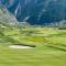 Realp-Andermatt 3,5 locali giardino privato In mezzo la natura, spettacolare per appassionati montanbike, pesca ecc In inverno fai sci di fondo dal giardino e con il treno davanti a casa si raggiunge in 5min il comprensorio scistico di Andermatt - Realp