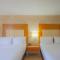Holiday Inn & Suites Spring - The Woodlands