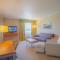 Holiday Inn & Suites Spring - The Woodlands