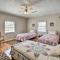 Delightful Retreat with Fireplace and Large Yard! - Delight