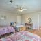 Delightful Retreat with Fireplace and Large Yard! - Delight