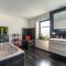 Green Valley Lounge Apartment