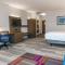 Holiday Inn Express & Suites - Columbus - Worthington by IHG