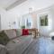 Via Avelli, 4 - Florence Charming Apartments - Delightful and bright 3rd-floor apartment without elevator, overlooking one of Florence's most beautiful squares, Exceptionally located for exploring the city - Firenze
