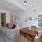 Via Avelli, 4 - Florence Charming Apartments - Delightful and bright 3rd-floor apartment without elevator, overlooking one of Florence's most beautiful squares, Exceptionally located for exploring the city - Firenze