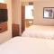 Holiday Inn Express and Suites Surrey - Surrey