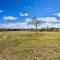 Remodeled Ranch Apt in Sanger 12 Mi to Lake! - Sanger