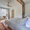 Charming Cottage with Yard - 2 Mi to Tinker St! - Вудсток