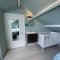 Beach House Makai - family house with Finnish Sauna, 2 bathrooms and only minutes from the Beach