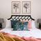 Tropicana Bungalow - Retro Getaway