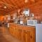 Ark Bunkhouse Fredericksburg Hideaway with Hot Tub