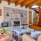Apirathes Residence