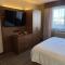 Holiday Inn Express Hotel & Suites Woodland Hills by IHG