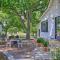 Beautiful Hill Country Cottage - Walk to Downtown!