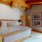 Luxury in Arrowhead - Edwards