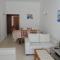 Niki Court Holiday Apartments