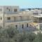 Niki Court Holiday Apartments