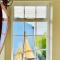 Nickleby Nook By the Sea - Meters to the Beach!