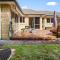 Fantails Roost - Bowentown Holiday Home