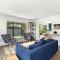 Merivale Village Apartment