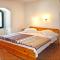 Holiday Home Mick by Interhome