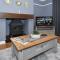 Orion House - sleeps 6, driveway, garden