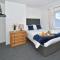 Orion House - sleeps 6, driveway, garden